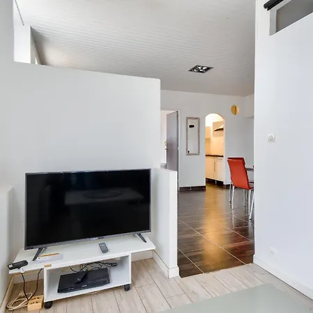 Maison Avec Jardin Pour 8 à 550m De La *